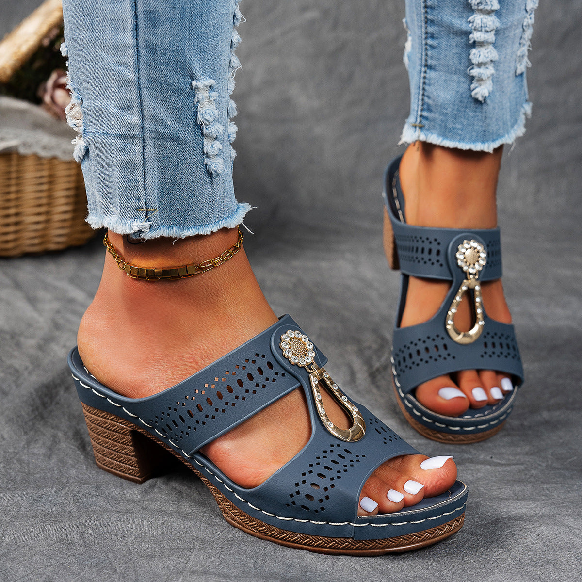 Chunky Heel Casual Sandals