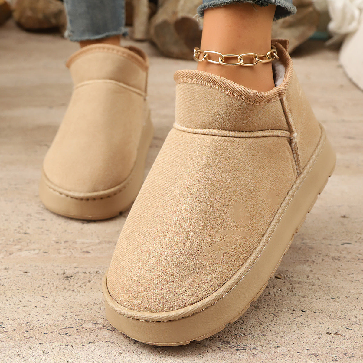Plush-Lined Short Snow Boots