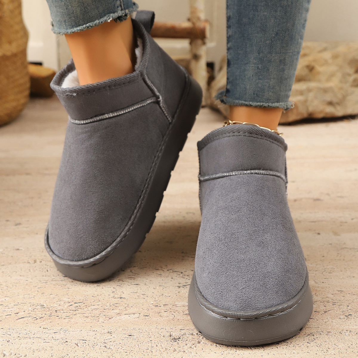 Plush-Lined Short Snow Boots