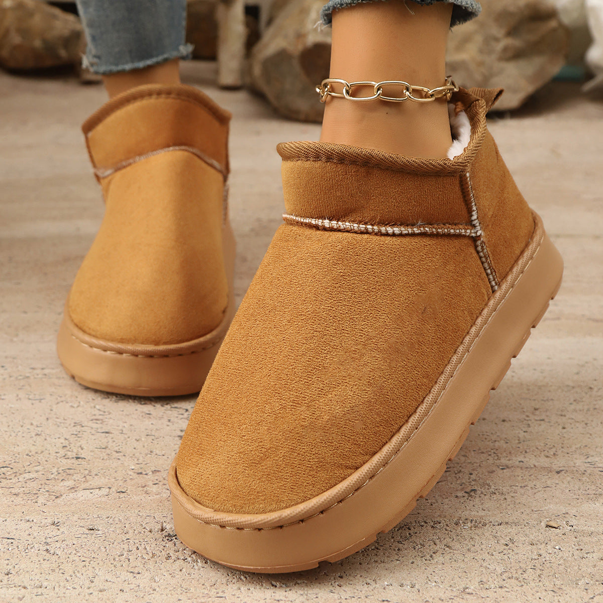 Plush-Lined Short Snow Boots