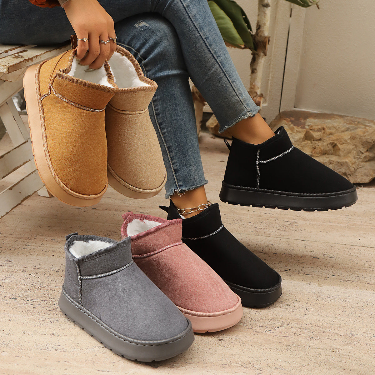 Plush-Lined Short Snow Boots