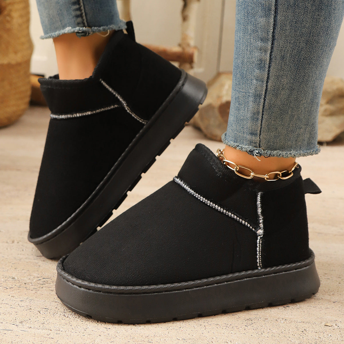 Plush-Lined Short Snow Boots